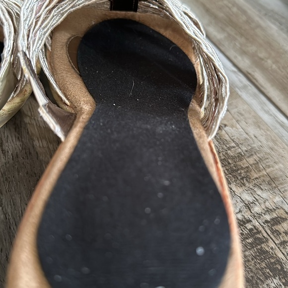 Shoes 8.5 - Picture 4 of 8